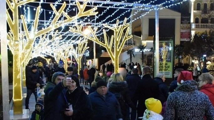 Более 150 концертных и развлекательных программ подготовили в Крыму на Новый год и Рождество