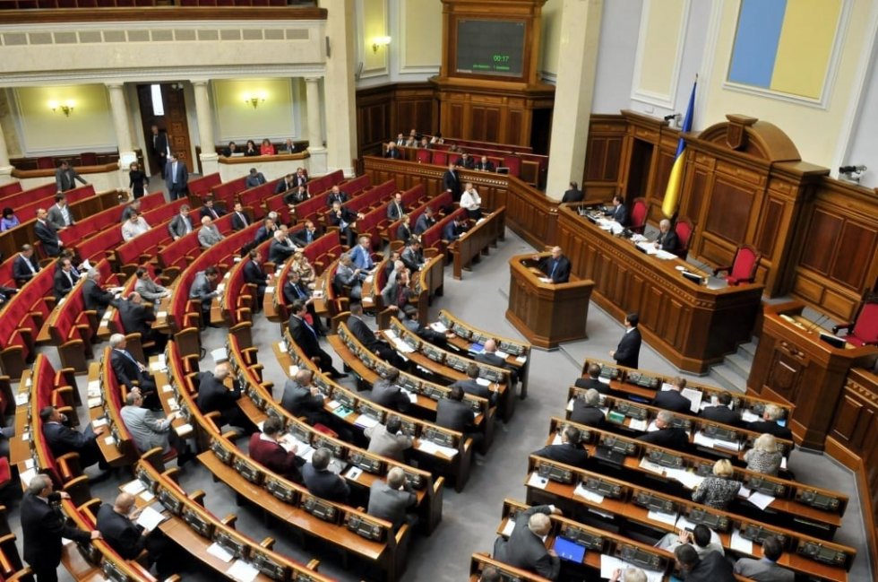 Верховная рада Украины утвердила военное положение в 8 областях страны