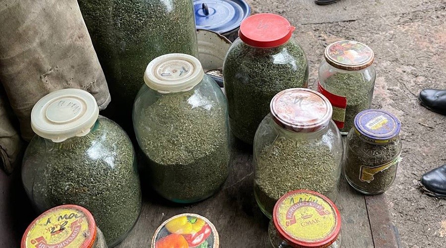 Полицейские нашли у жителя поселка под Феодосией 3,5 кг марихуаны