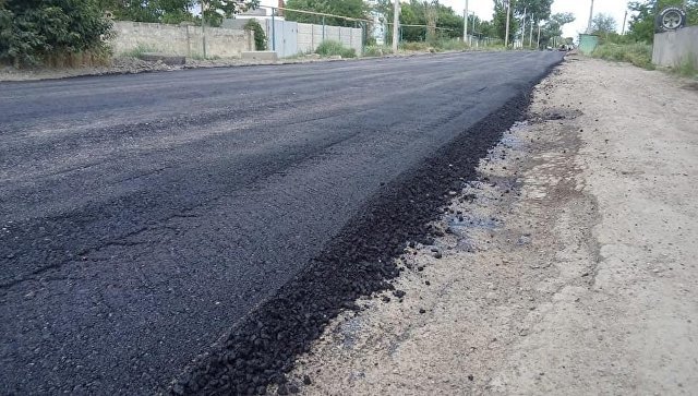 Решение нашлось: «Крымавтодор» начал ремонтировать дорогу в Багерово