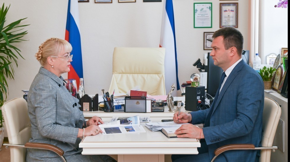 Ирина Кивико провела рабочую встречу по прогнозу социально-экономического развития Крыма на 2022 год