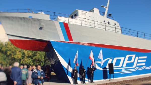 В поселке Приморский Феодосийского городского округа открылся памятник корабелам