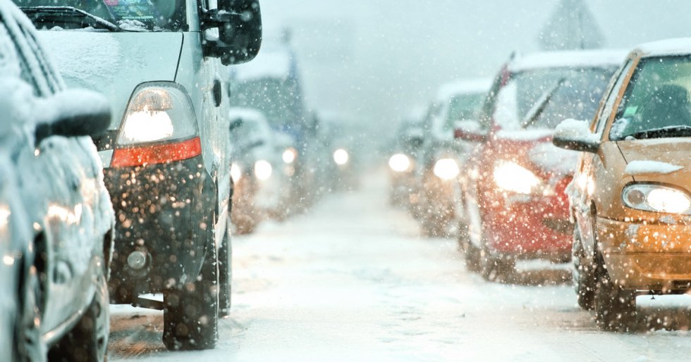В связи с ухудшением погодных условий ГИБДД г. Феодосии напоминает безопасные правила вождения