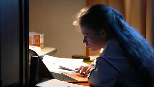 Более 1,5 тысячи школьников Крыма остаются на дистанционном обучении