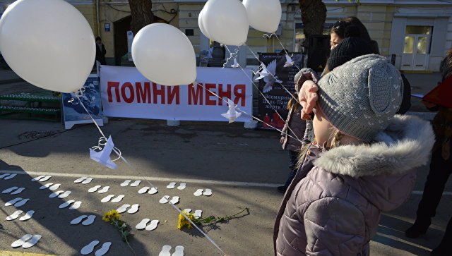 Свечи и бумажные журавли: в Феодосии прошла акция в память о жертвах ДТП