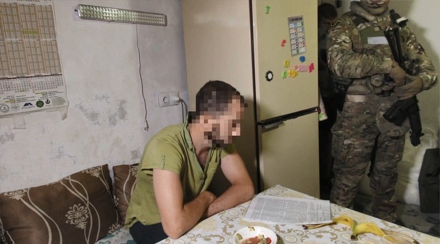 Крымский суд отправил под домашний арест одного из задержанных сторонников «Хизб ут-Тахрир»