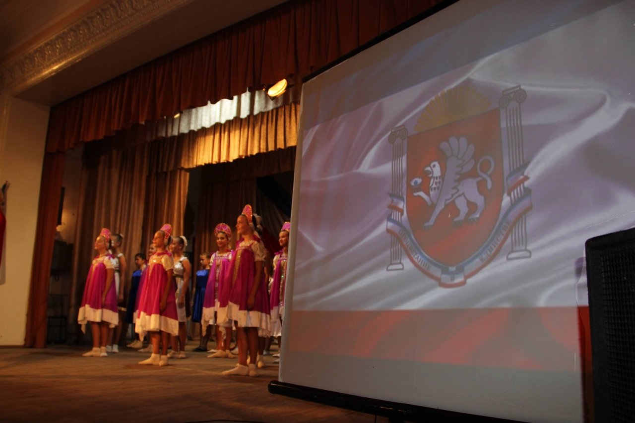Фото торжественного мероприятия ко Дню герба и флага Республики Крым #4277