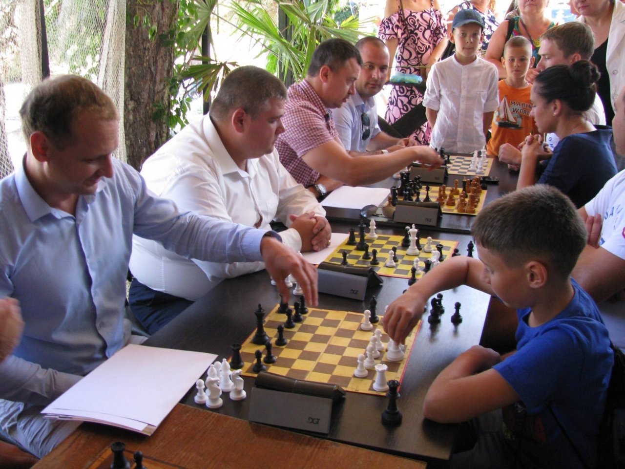 Фото шахматного турнира в Феодосии #3376