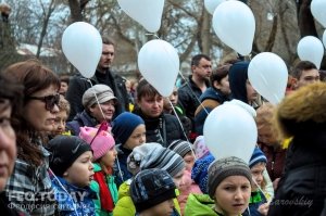 В Феодосии почтили память жертв трагедии в Кемерове #7603