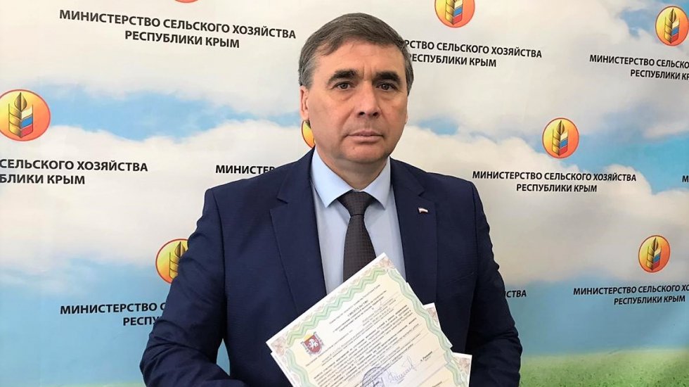 Десяти жителям крымских сел переданы сертификаты на приобретение либо строительство жилья – Андрей Рюмшин