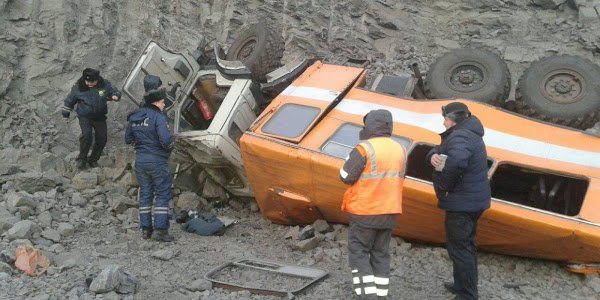 На Кузбассе после падения автобуса с шахтерами в кювет возбудили уголовное дело