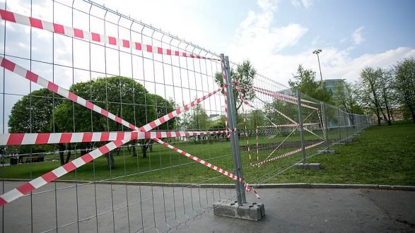 Прокуратура через суд потребовала снести забор вокруг пруда под Симферополем