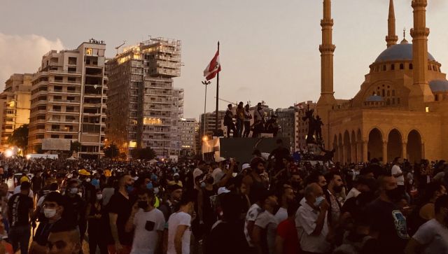 Тысячи на митинге, 700 раненых, отставка министра: протесты в Ливане