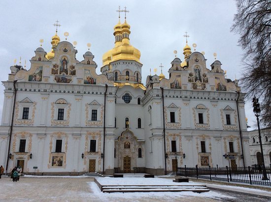 У предстоятеля Киево-Печерской лавры проходят обыски: что происходит