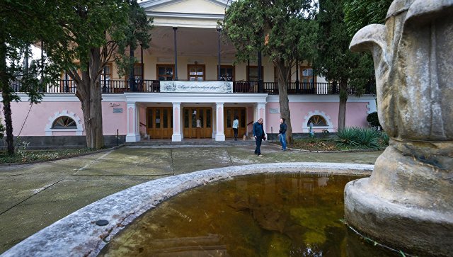 Путин поручил отремонтировать музей Пушкина в Ялте