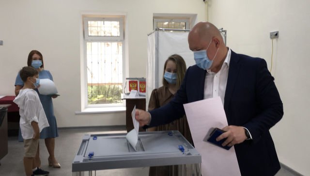 В Севастополе стартовали выборы губернатора - фотофакт