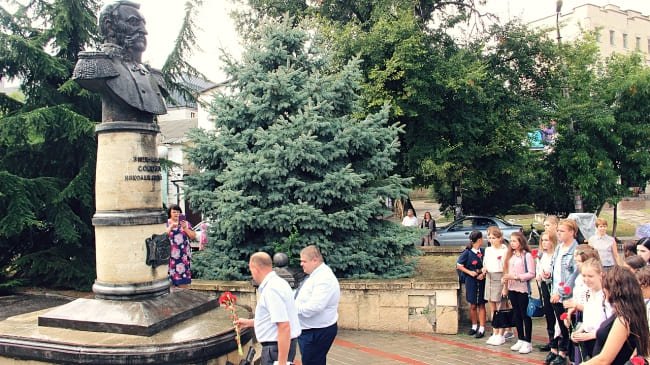 В Феодосии почтили память погибших героев Крымской войны