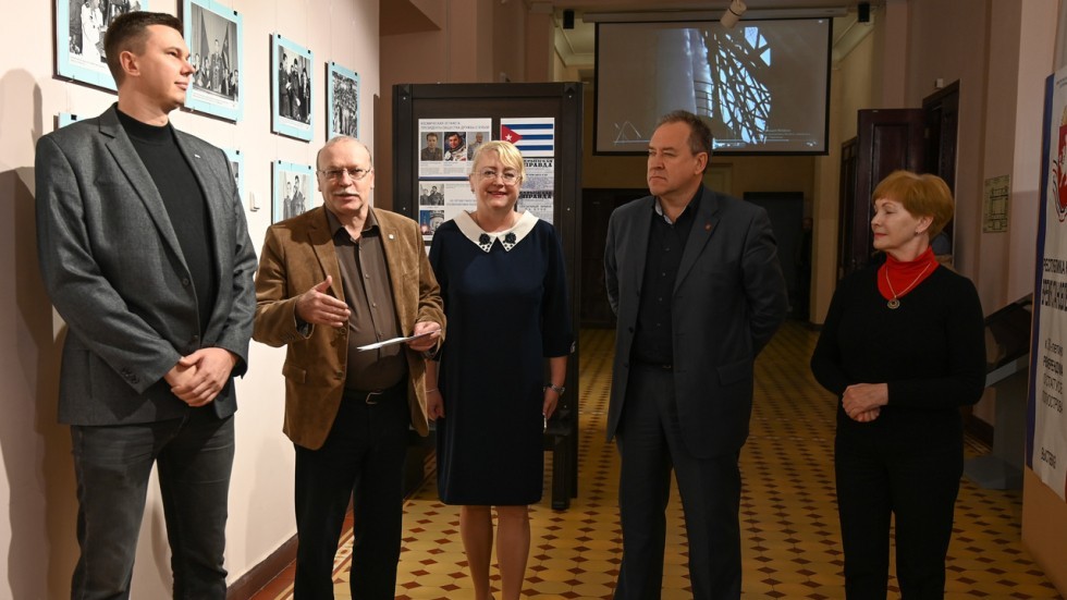 В Центральном музее Тавриды открылась фотовыставка, посвященная 60-летию пилотируемой космонавтики, «Первый: Гагарин и Куба»