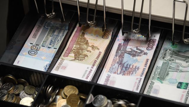 Сотрудница обчистила кассу предприятия в Крыму из-за своих долгов