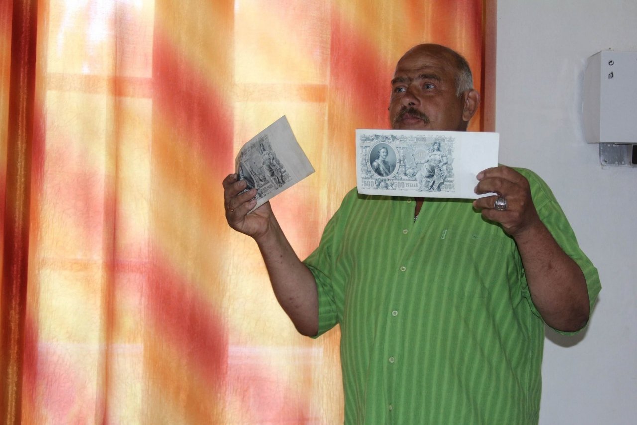 Фото выставки «Художники & банкноты» в Феодосии #705