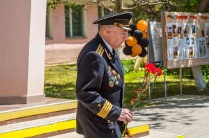 Феодосийский политех поздравил ветеранов с Победой #9675