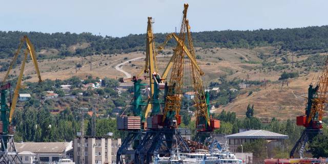 Феодосийский торговый порт планирует увеличить вдвое объемы перевалки зерна