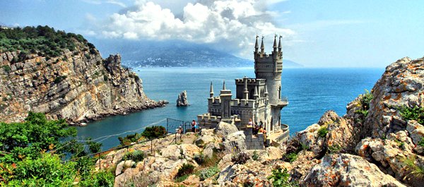 Крымский дворец-замок возглавил ТОП лучших мест для свадьбы в России