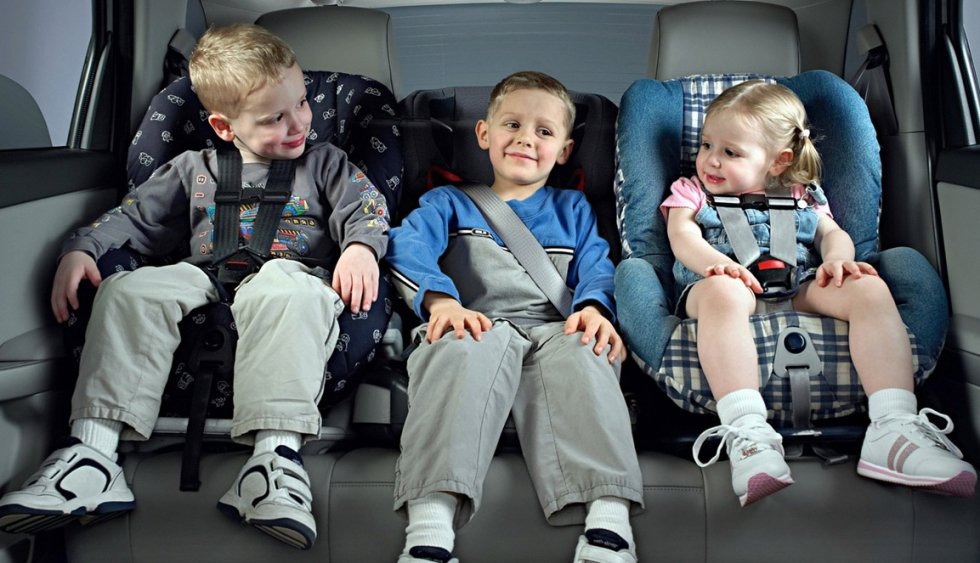 ОГИБДД по г. Феодосии напоминает правила перевозки детей в транспортном средстве
