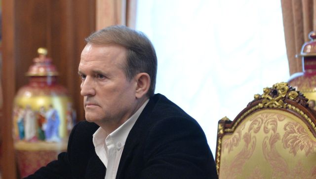Медведчук отдыхает с семьей в Крыму