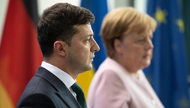 Меркель обсудила с Зеленским начало отвода сил в Донбассе