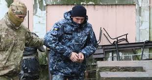 Командирам задержанных украинских кораблей выберут меру пресечения в среду