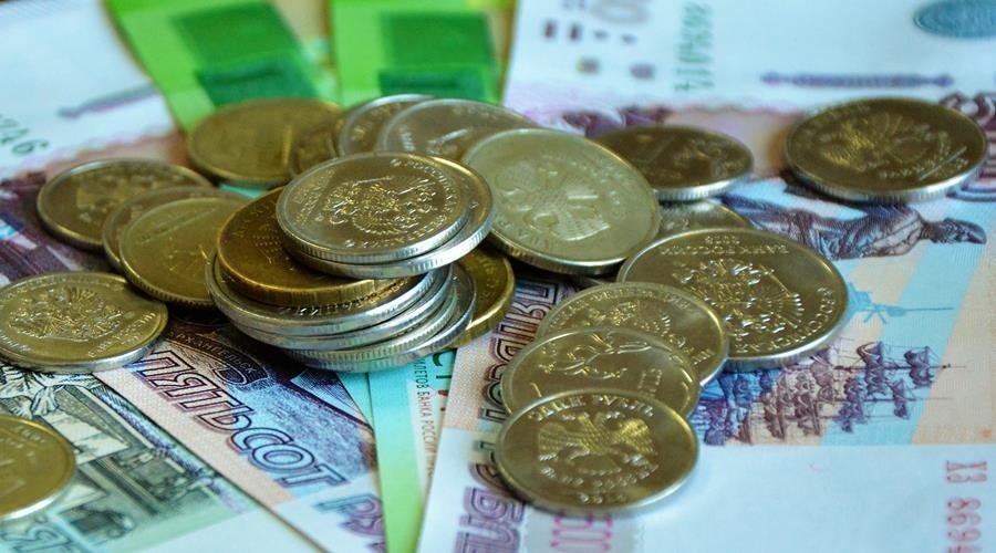 Треть российских компаний планирует сократить зарплатный фонд