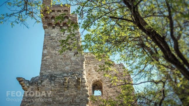Башню Константина в Феодосии продолжат ремонтировать в 2019 — 2020 годах