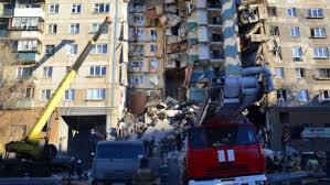 Последствия взрыва газа в доме в Магнитогорске: видеосъемка с коптера