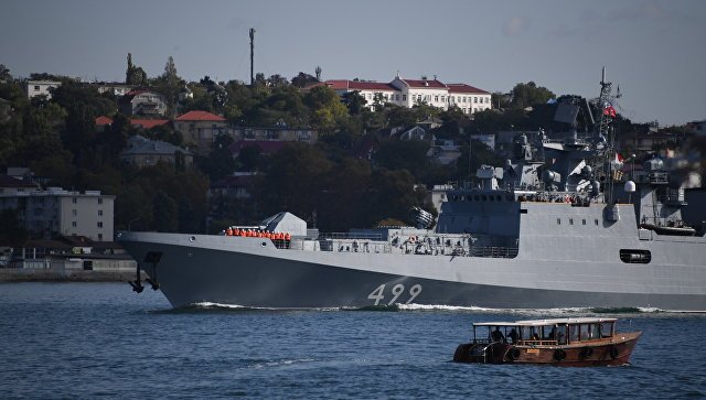 Фрегат «Адмирал Макаров» ушел в дальний поход: фотофакт