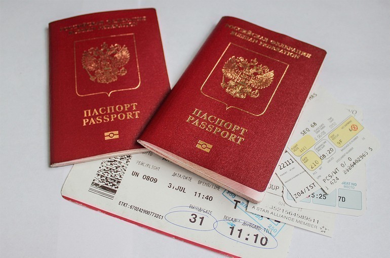 Оформить российский паспорт за рубежом предлагают через «Госуслуги»