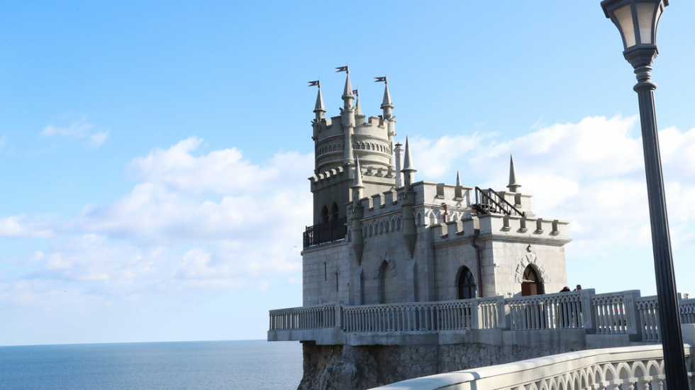 Минкульт РК: Дворец-замок «Ласточкино гнездо» за две недели посетили свыше 5 тысяч крымчан и гостей полуострова