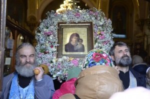 Фото крестного хода с иконой Казанской Божьей Матери в Феодосии #5573
