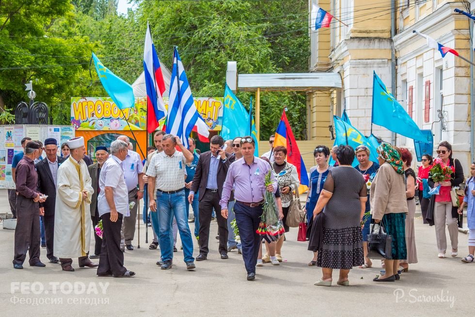 В Феодосии почтили память жертв депортации крымских татар #10860