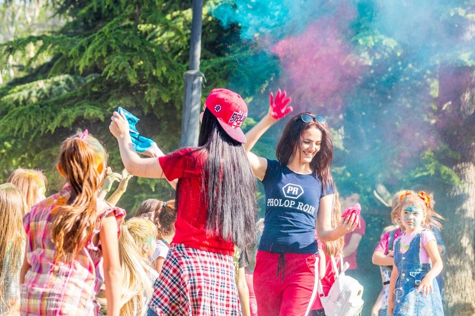 Фестиваль красок в Феодосии, май 2018 #11098