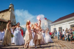 Фото фестиваля невест 2017 в Феодосии #4417