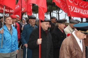 Фото митинга и демонстрации в честь 100-летия Великого Октября в Феодосии #5650